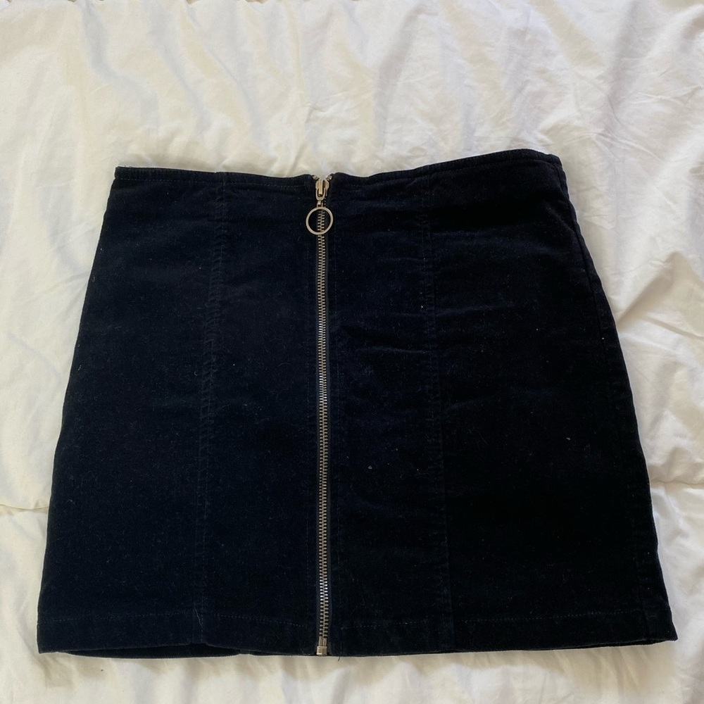 Zip up velvet skirt